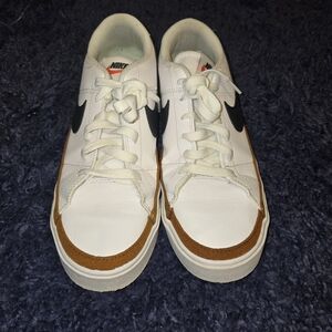 Nike Women's White and Brown Sneakers